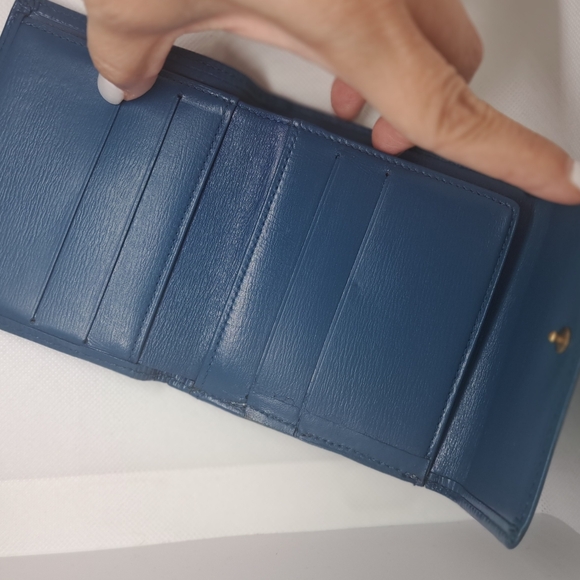 --SOLD-- Louis Vuitton compact refurbished LV Wallet - Picture 8 of 11